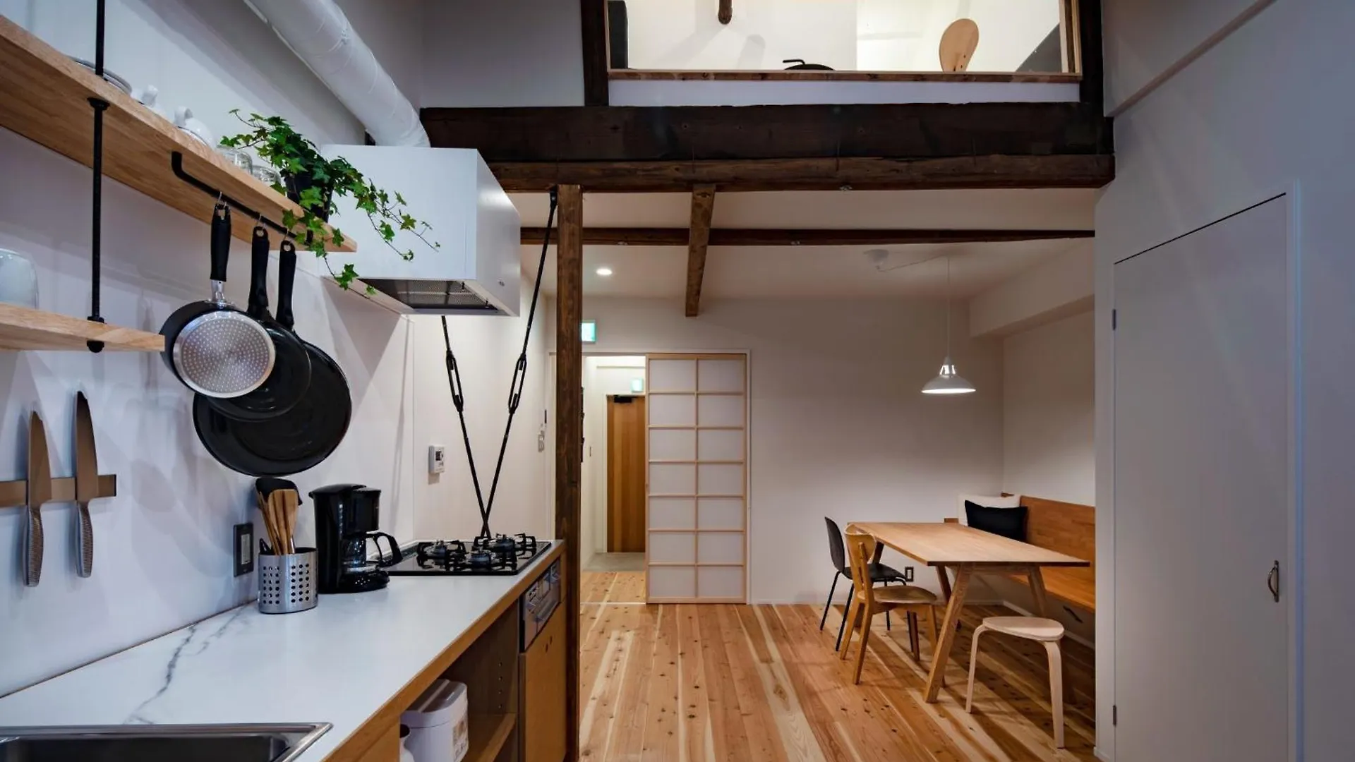 Japan Sessions | Kanzaki 02 - Vacation Stay 12779의 연락처